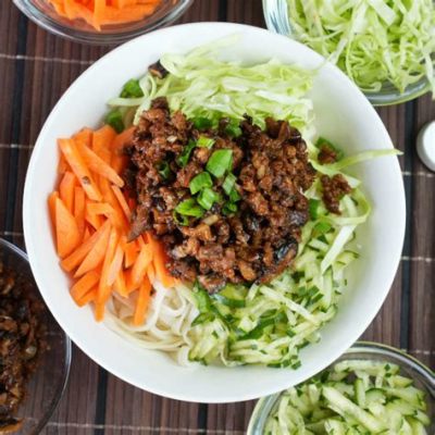  Cangzhou ZhaJiangMian: Eine scharfe und köstliche Nudelsuppe mit reichhaltiger Soße?