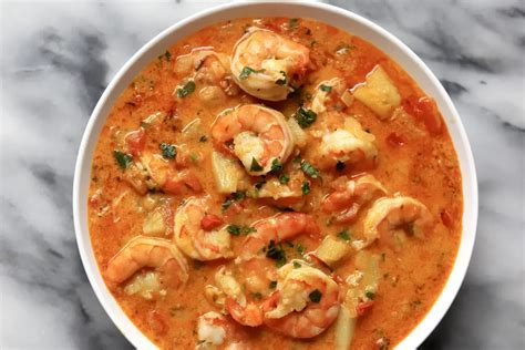  Moqueca de Camarão: Ein Schmelztiegel der Aromen und ein Fest für den Gaumen!